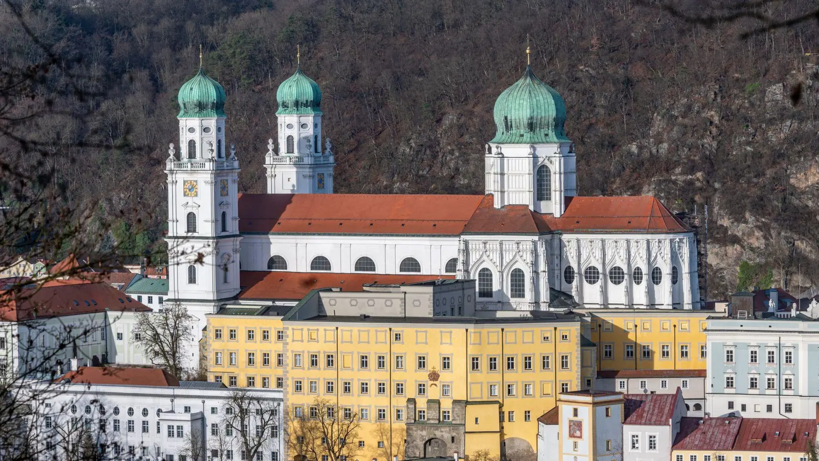 In Passau kommen die katholischen Bischöfe zusammen. (Symbolbild) (Foto: Armin Weigel/dpa)