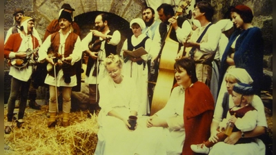 Die „Mittelalterlichen Musikanten” hatten früher auch einen Kontrabass dabei. (Foto: Mittelalterliche Musikanten)