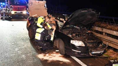 Die Ursache für den Unfall ist noch unklar. (Foto: Guido Bludau/dpa)