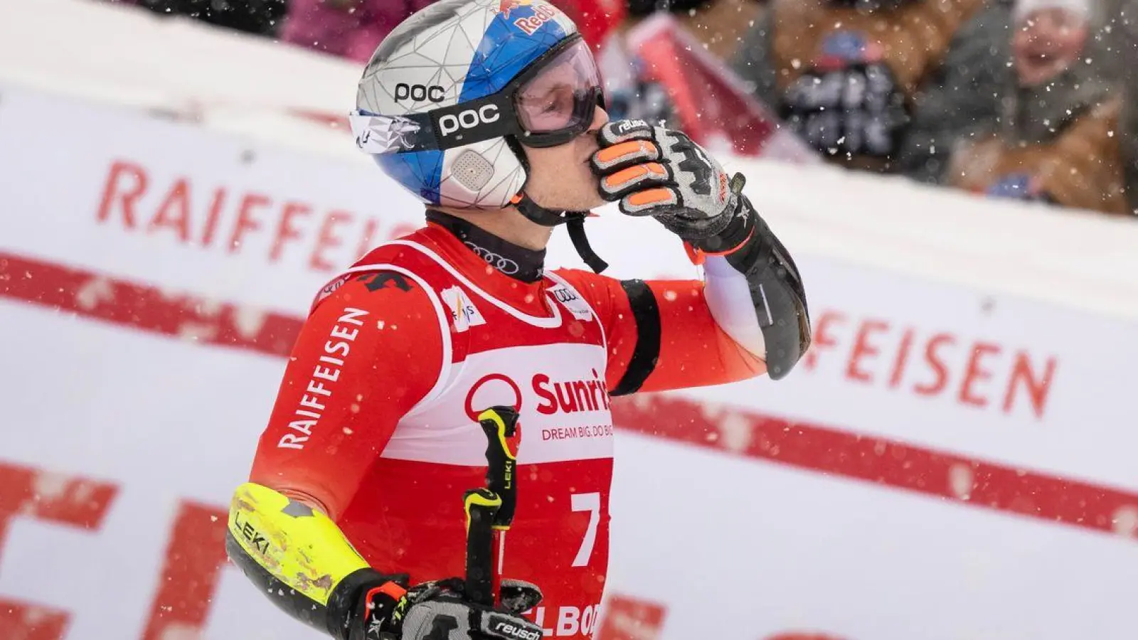 Marco Odermatt triumphierte im fünften Jahr nacheinander in Adelboden. (Foto: Jean-Christophe Bott/KEYSTONE/dpa)
