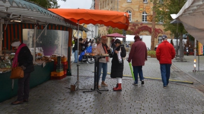 Der Herbstmarkt in Wassertrüdingen lockt in diesem Jahr mit verkaufsoffenen Geschäften, einem Markttreiben in der Marktstraße, einem Flohmarkt in der Bahnhofstraße und einem Herbstfest im Christa-Maria-Stift. (Foto: Peter Tippl)