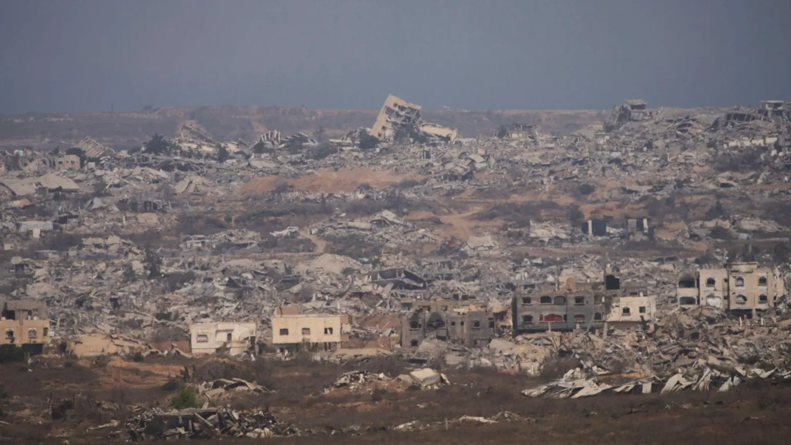 Israels Plan sieht neben der Einnahme der Stadt Gaza auch die Zerschlagung der Hamas in den zentralen Flüchtlingslagern vor. (Archivbild)  (Foto: Ariel Schalit/AP/dpa)