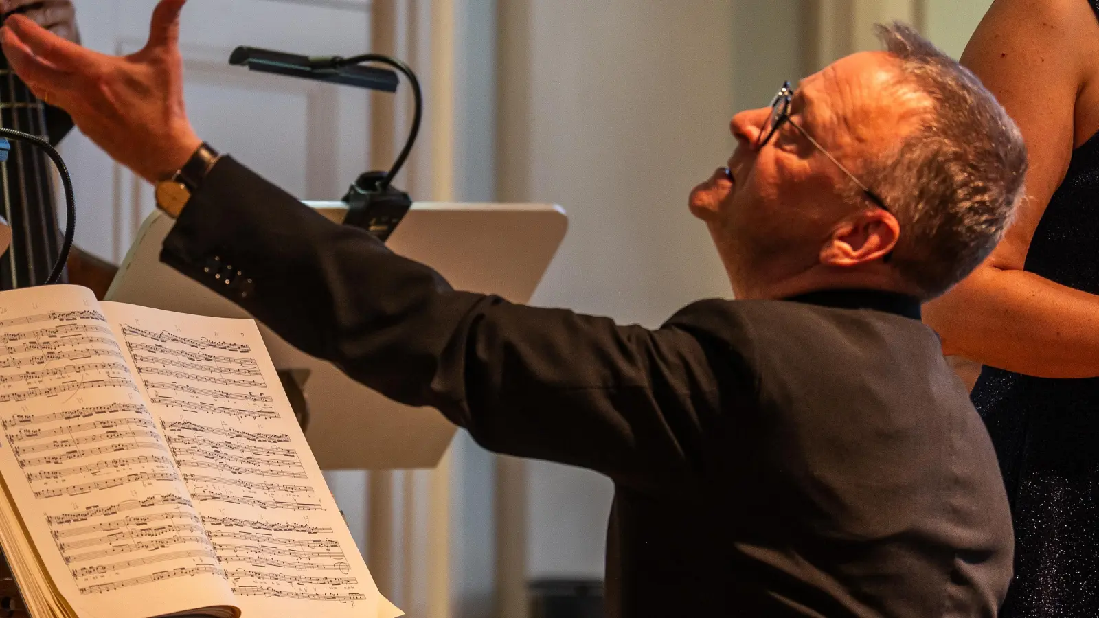 Mit Hingabe bei Bach: Rudolf Lutz am Cembalo während des Orchesterkonzertes 1 in der Orangerie. (Foto: René Chlopotowski)