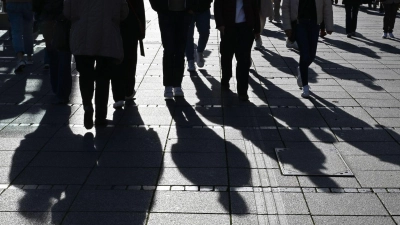 Generell stellen die Wissenschaftler „Gewöhnungseffekte und Normalisierung“ bei rechtsextremen Einstellungen fest. (Symbolbild) (Foto: Bernd Weißbrod/dpa)