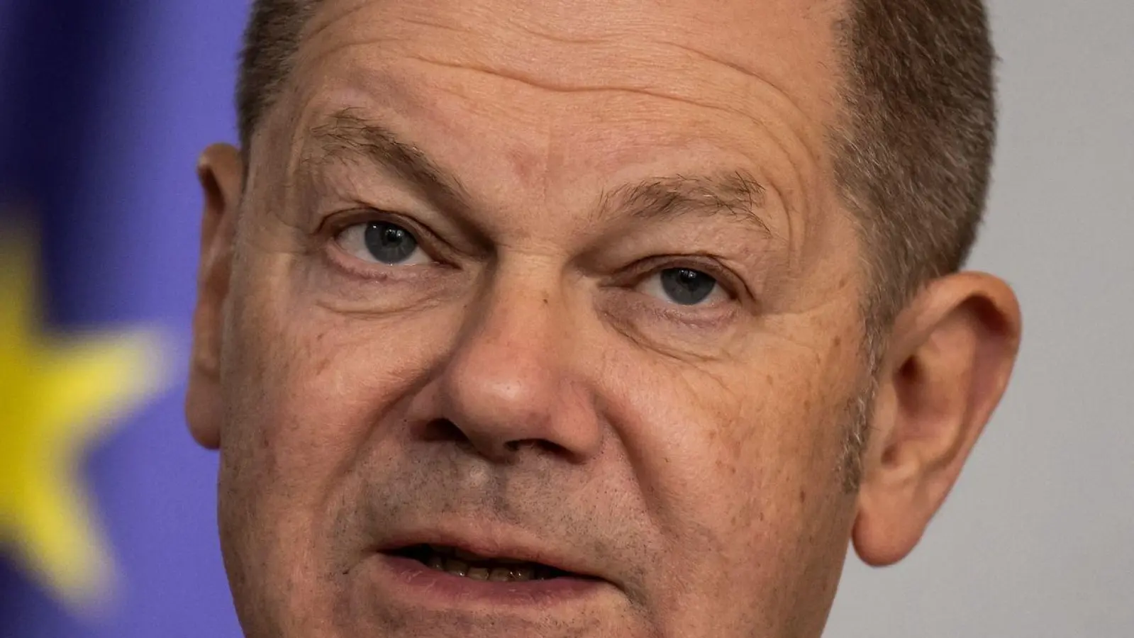 Bundeskanzler Olaf Scholz (SPD)verspricht, dass er keine Bodentruppen in die Ukraine sendet. (Foto: Michael Kappeler/dpa)