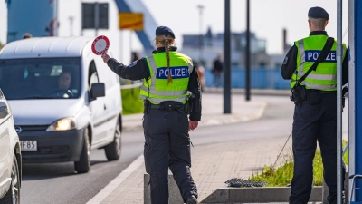 Künftig Zwölf-Stunden-Schichten für Grenzbeamte? (Archivbild)  (Foto: Patrick Pleul/dpa)
