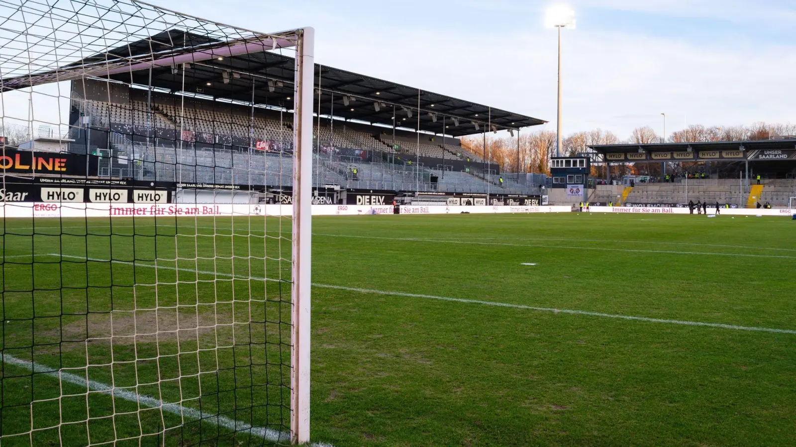 Hat ein Stadion, aber keinen Bahnhof: Spiesen-Elversberg. (Foto: Silas Schueller/DeFodi Images/dpa)