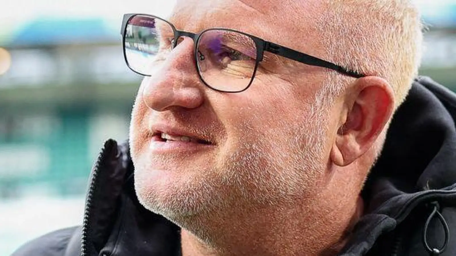 Heiko Vogel (M) erwartet eine Reaktion seiner Mannschaft gegen Kiel. (Archivbild) (Foto: Daniel Löb/dpa)