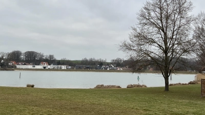 Wasserwirtschaftsamt und Gemeinde wollen die Zuständigkeiten für den Obernzenner See vertraglich regeln.  (Foto: ynn)