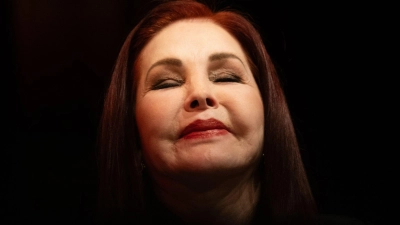 Priscilla Presley bringt mit 80 Jahren neue Memoiren heraus.  (Foto: Boris Roessler/dpa)
