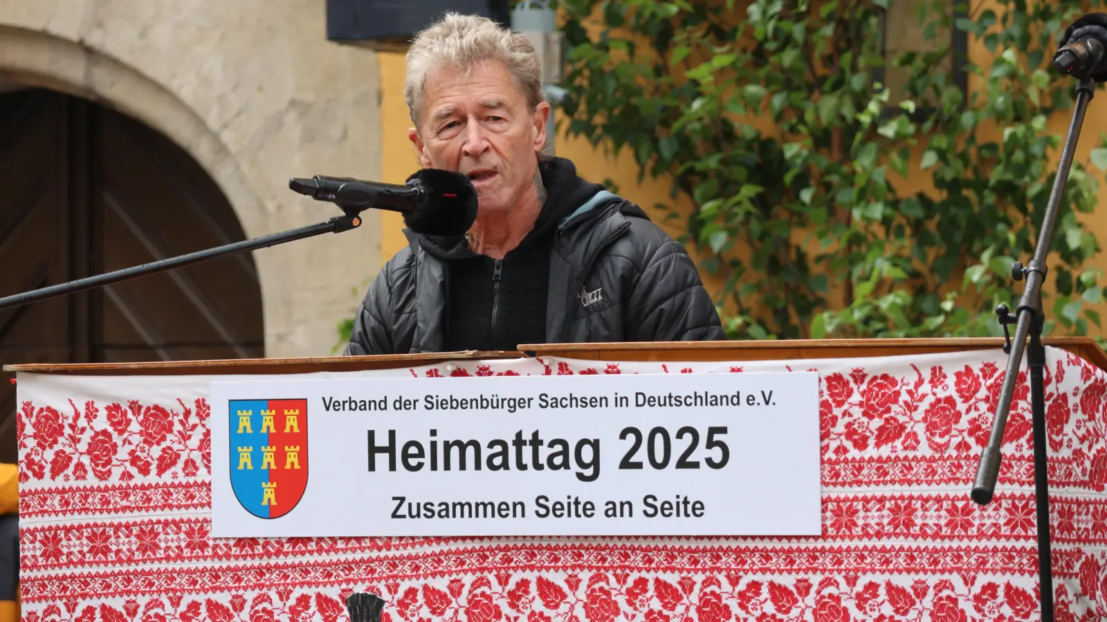 Der Musiker Peter Maffay sprach sich in Dinkelsbühl für Vernunft und Lebensfreude aus. (Foto: Martina Haas)