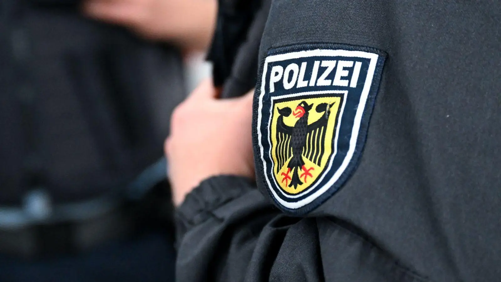Die Bundespolizei überwacht die Verbote an den Bahnhöfen. (Symbolbild) (Foto: Sven Hoppe/dpa)
