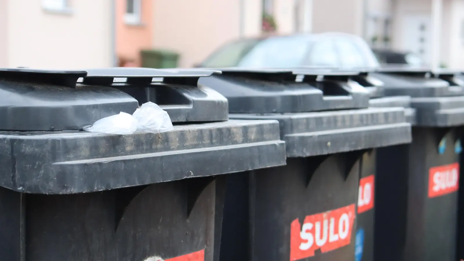 Das Landratsamt Ansbach bittet alle Haushalte, ihre gemeldeten Daten zu überprüfen, damit die Müllgebührenbescheide korrekt zugestellt werden können. (Symbolbild: Antonia Müller)