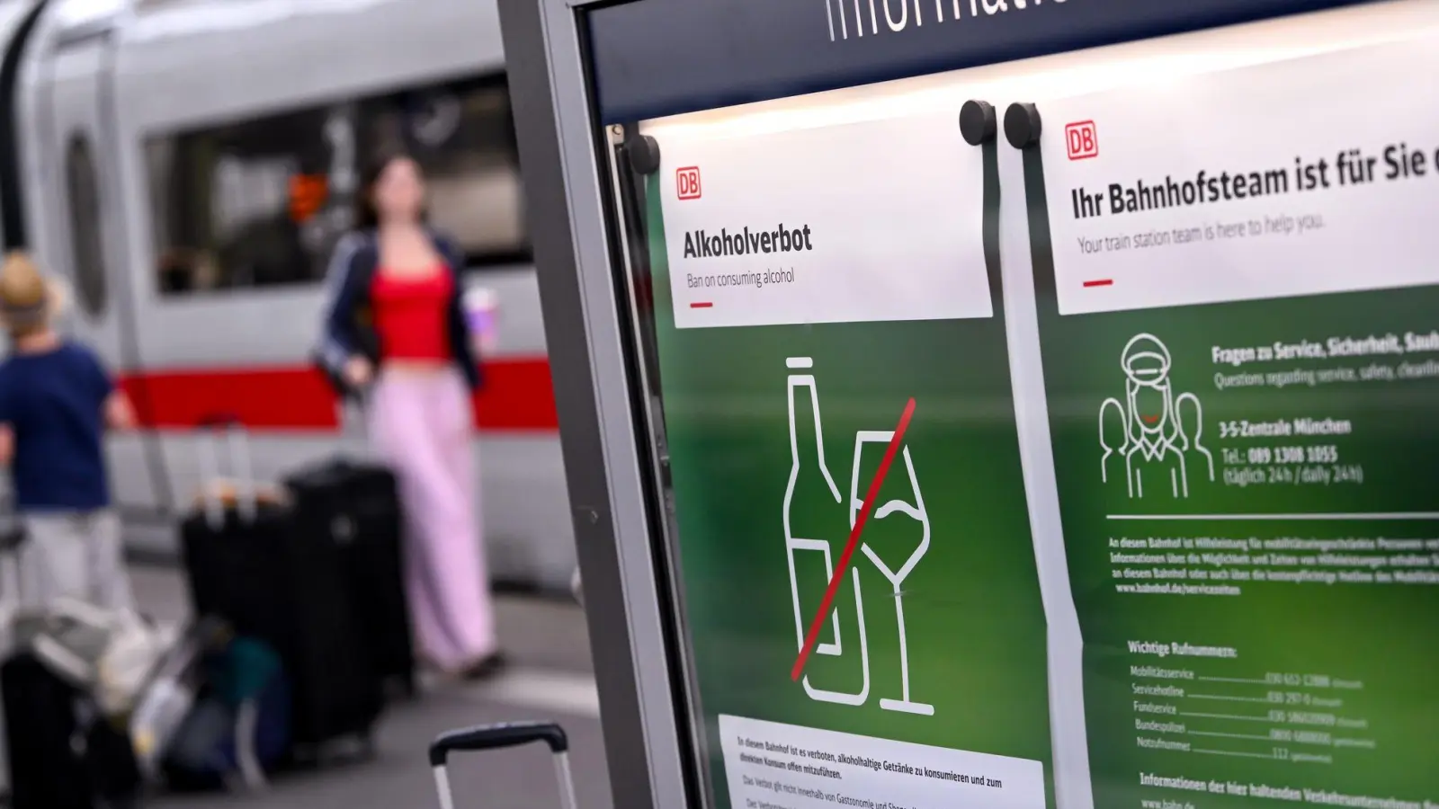 Die Bahn verbietet Alkoholkonsum an ihren Bahnhöfen - ab Mitte Oktober gilt das bundesweit. (Foto: Sven Hoppe/dpa)