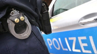 Rund einen Monat nach der Festnahme wegen eines vermuteten Weihnachtsmarkt-Anschlags wurden zwei Beschuldigte aus Deutschland abgeschoben. (Symbolbild) (Foto: Karl-Josef Hildenbrand/dpa)