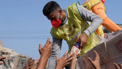 Mehr als 70.000 Familien wurden in La Guaira laut Behörden von den Erdbeben betroffen. (Foto: Ariana Cubillos/AP/dpa)