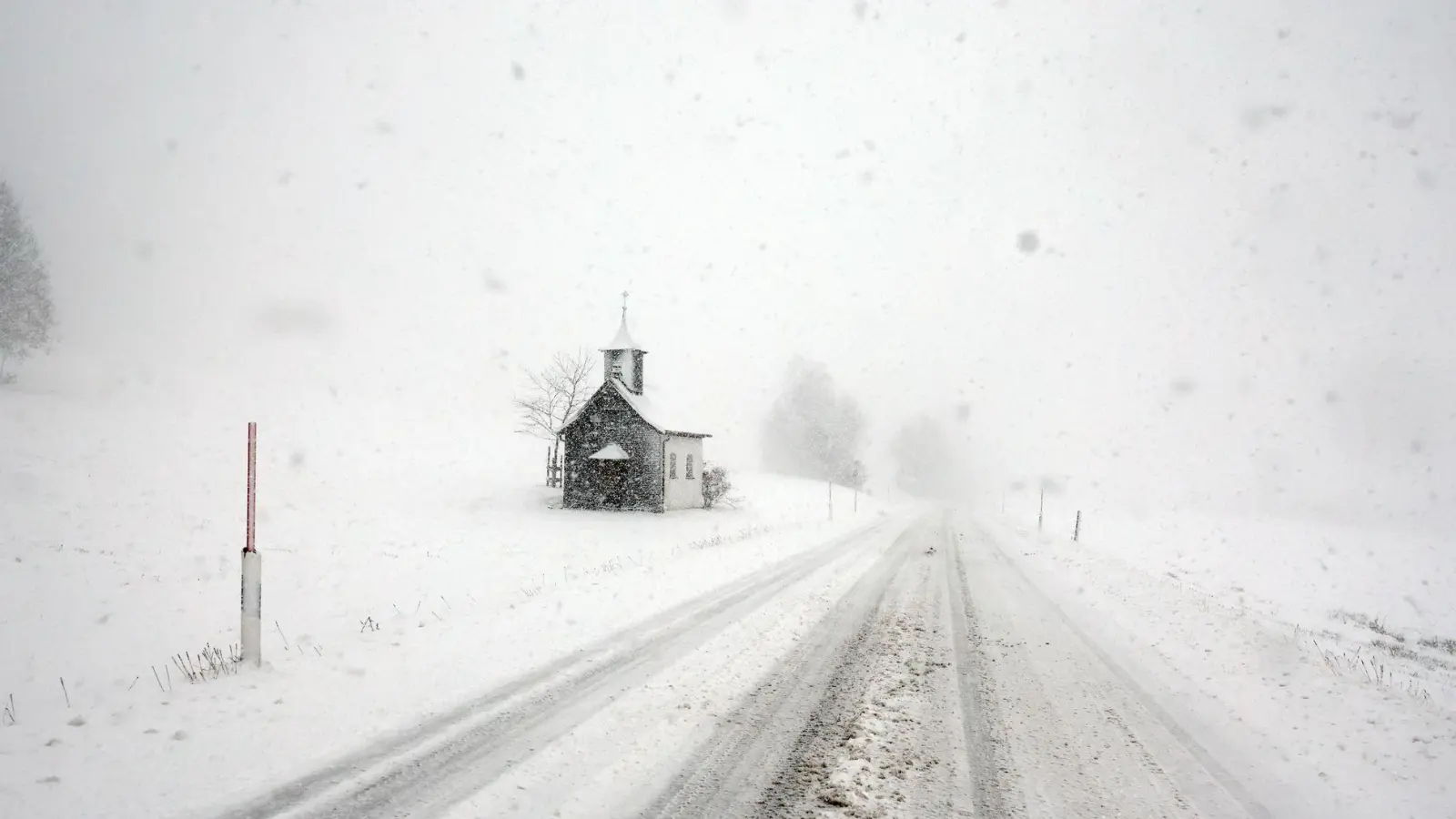 In Bayern fielen zum Teil mehrere Zentimeter Schnee. (Foto: Karl-Josef Hildenbrand/dpa)