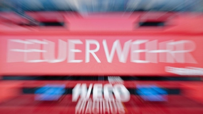 Der Mann musste mit schwersten Brandverletzungen ins Klinikum gebracht werden. (Symbolbild) (Foto: Uwe Anspach/dpa)