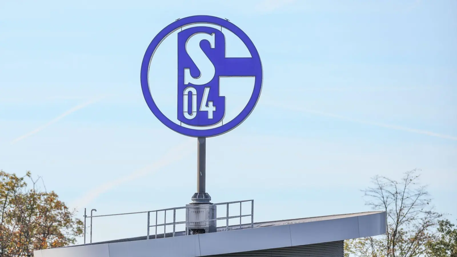 Der FC Schalke 04 hat die vergangenen drei vollen Geschäftsjahre mit einem positiven Konzernergebnis beendet. (Symbolbild) (Foto: Tim Rehbein/dpa)