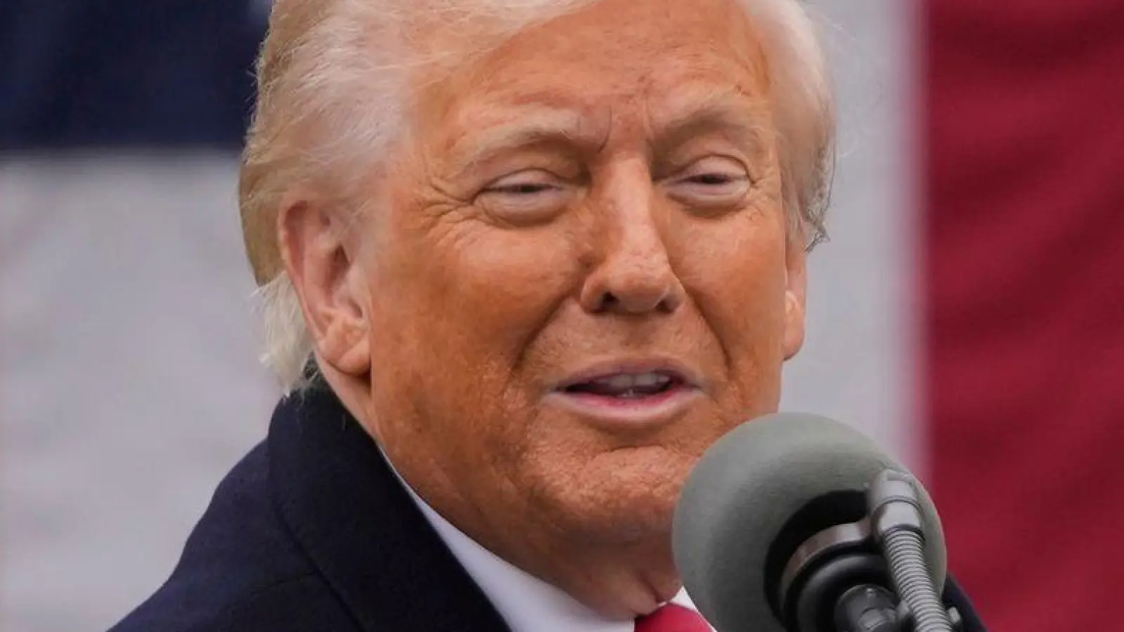 US-Präsident Donald Trump hatte im vergangenen Jahr höhere Zölle gegen Taiwan angekündigt. (Archivbild) (Foto: Mark Schiefelbein/AP/dpa)