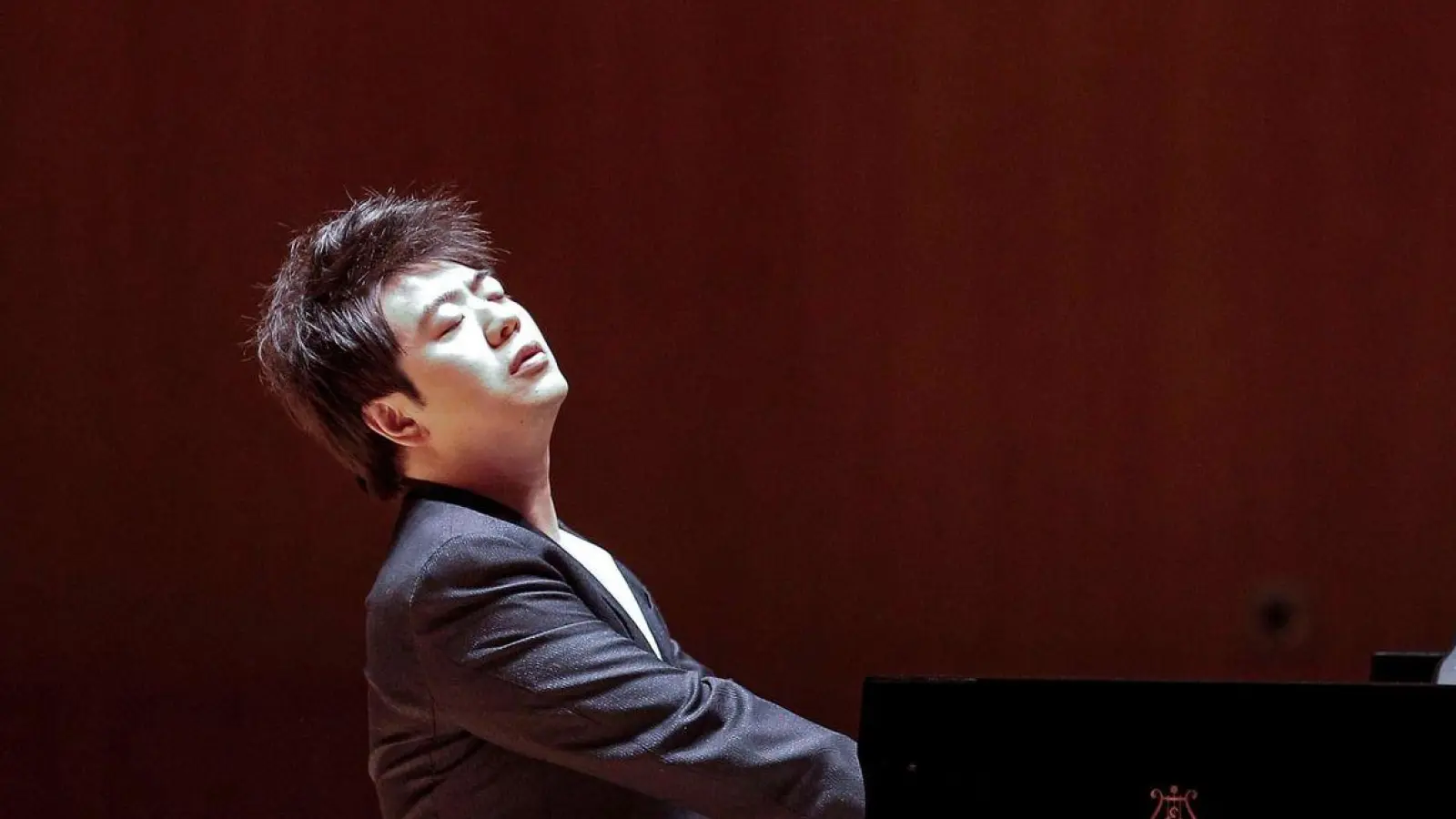 Lang Lang: „Ich wollte schon immer französische Musik aufnehmen.“ (Foto: Manuel Bruque/epa/dpa)