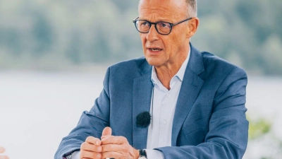 Im ZDF-„Sommerinterview“ wirkte der Kanzler recht entspannt. (Foto: Dominik Asbach/ZdF/dpa)