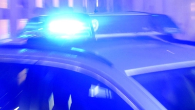 Die Polizei gab Entwarnung: Bei den vermeintlichen Pistolen handelte es sich um echt aussehende Spielzeugwaffen. (Symbolbild)  (Foto: Carsten Rehder/dpa)