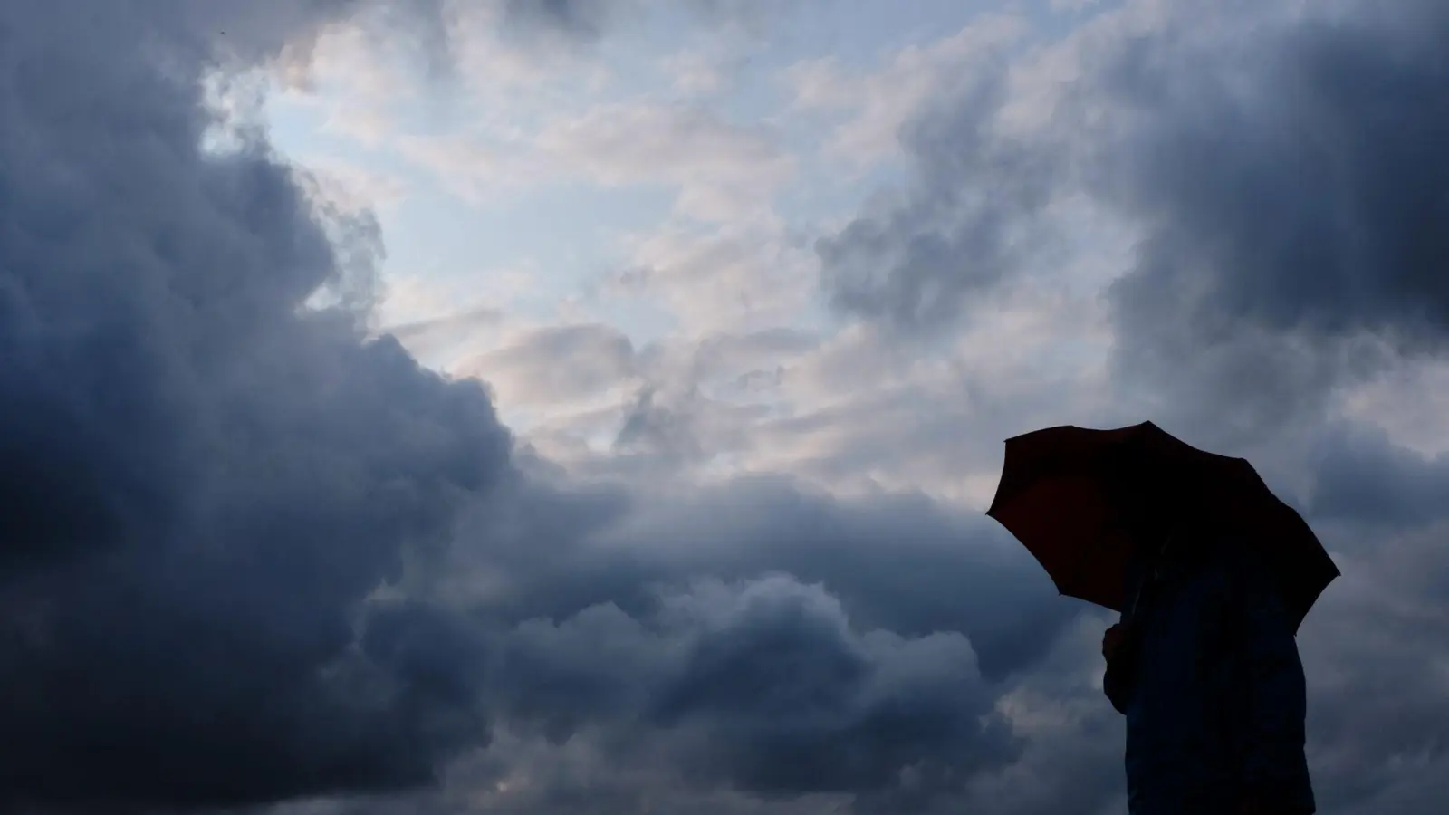 Eine neue KI-basierte Anwendung soll Wettervorhersagen genauer und schneller machen. (Symbolbild) (Foto: Martin Gerten/dpa)