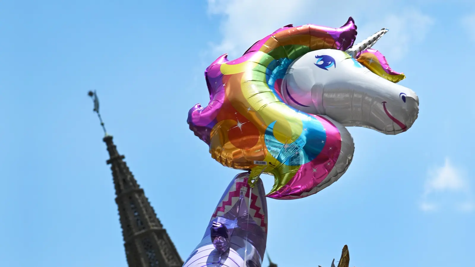 Einhorn, Delfine, Ninjas: Die bunten Luftballons bringen Kinderaugen zum Leuchten. (Foto: Jim Albright)