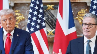 Putin habe ihn bei den Bemühungen um einen Frieden im Ukraine-Krieg im Stich gelassen, sagte Trump bei einer Konferenz mit dem britischen Premierminister Keir Starmer. (Foto: Evan Vucci/AP/dpa)