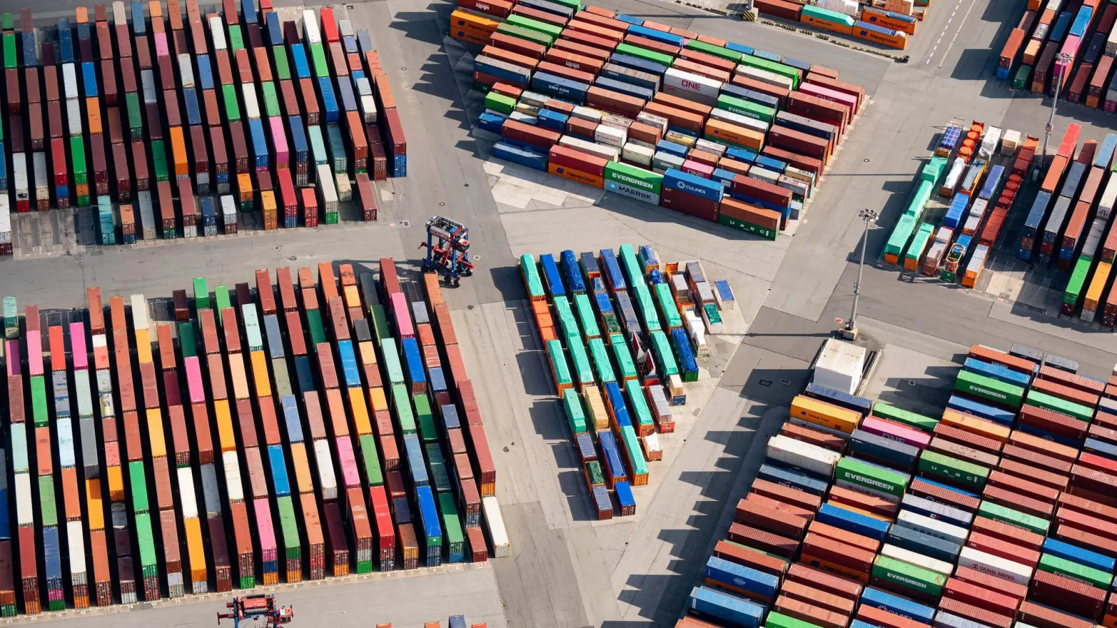 Die deutschen Exporteure stehen unter Druck - gerade auf dem US-Markt. (Archivbild) (Foto: Daniel Reinhardt/dpa)