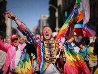Pride-Parade in Budapest (Foto: Rudolf Karancsi/AP/dpa)