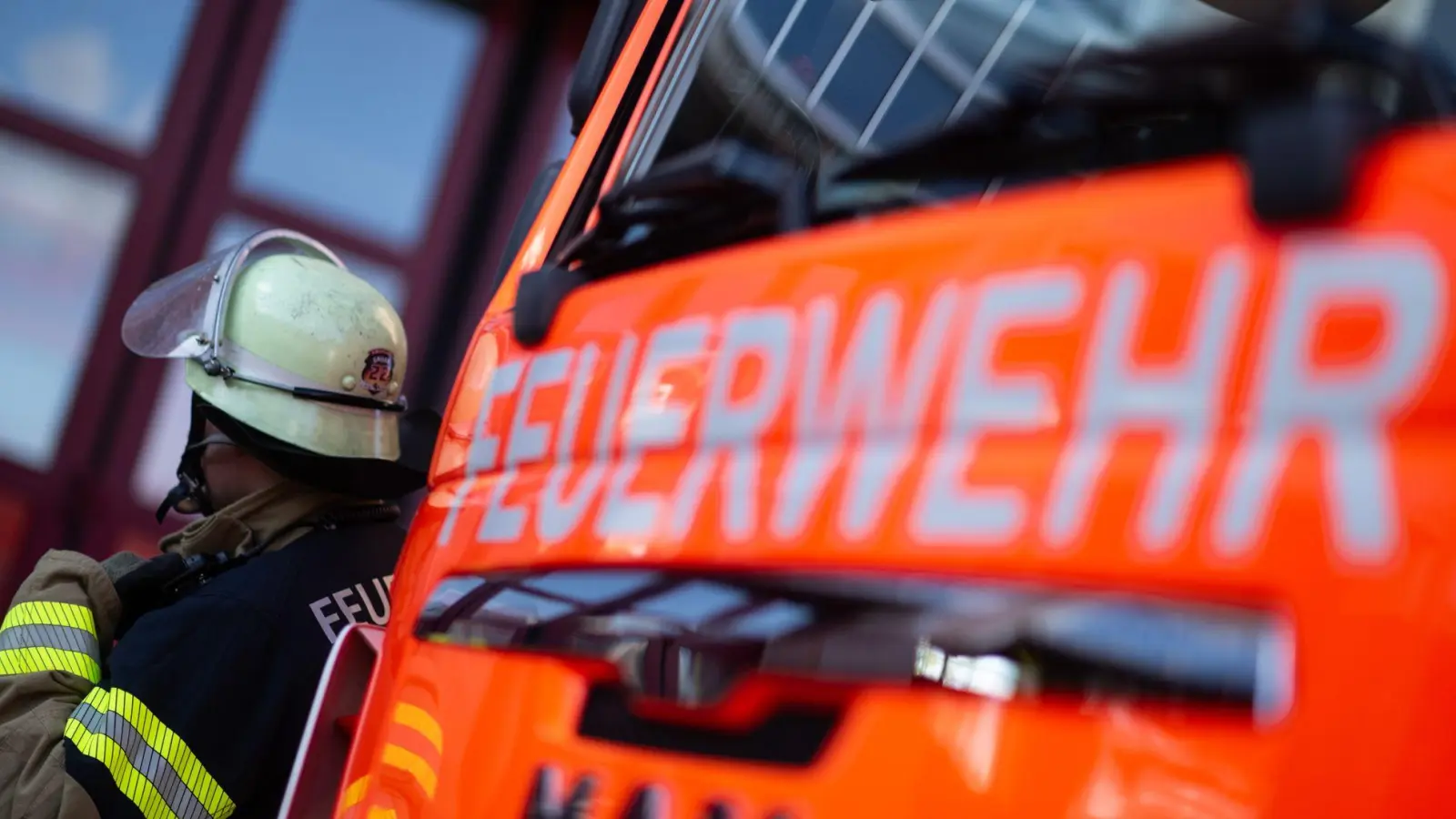 Die Feuerwehr wurde zu einem Brand in einer Hopfentrocknungsanlage gerufen. (Symbolbild) (Foto: Marijan Murat/dpa)