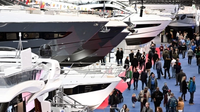 Für Luxusjachten geben die Reichen auch 2025 mehr Geld aus. (Archivbild) (Foto: Federico Gambarini/dpa)