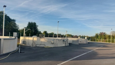 Es wurden drei Stahlbetonrundbehältern zur Speicherung von Schlamm und Filtratwasser errichtet. (Foto: Jürgen Eisen)