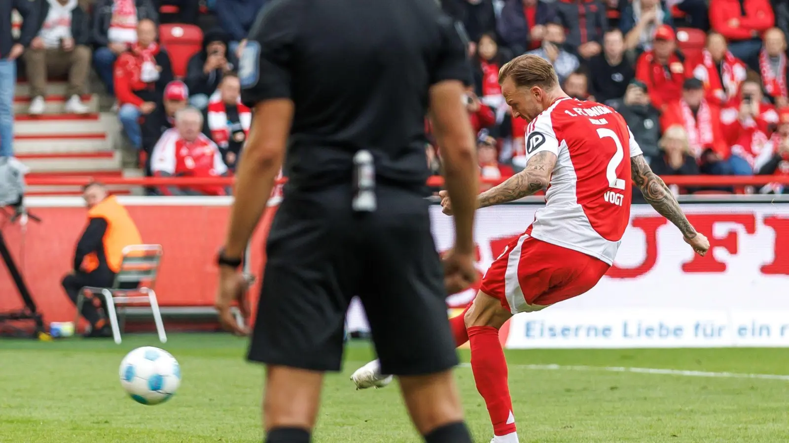 Zehn Jahre hat Kevin Vogt auf einen Bundesliga-Treffer warten müssen. (Foto: Andreas Gora/dpa)