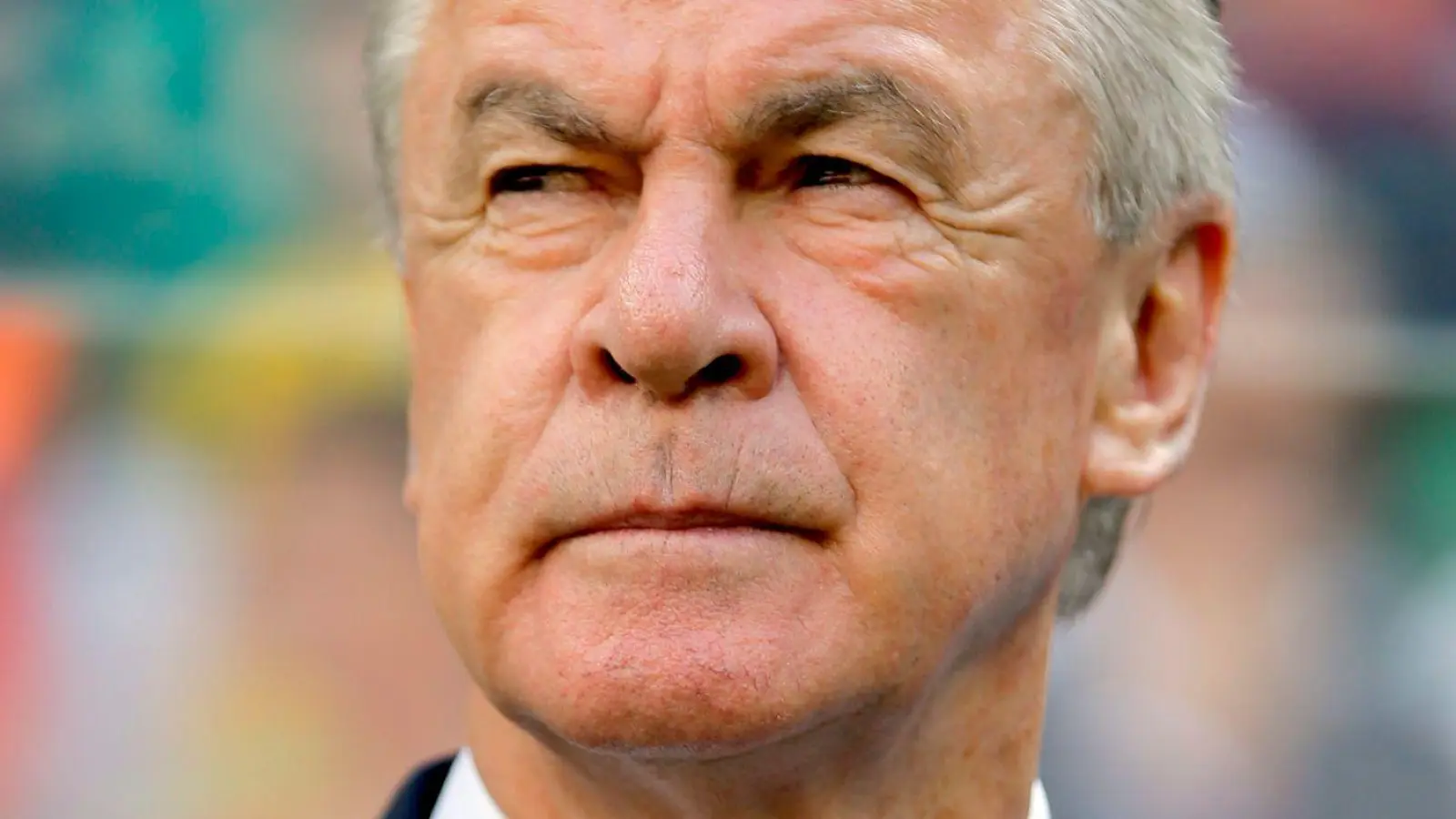 Ex-Trainer Ottmar Hitzfeld sieht keinen Favoriten im deutschen Champions-League-Duell. (Foto: Robert Ghement/epa/dpa)