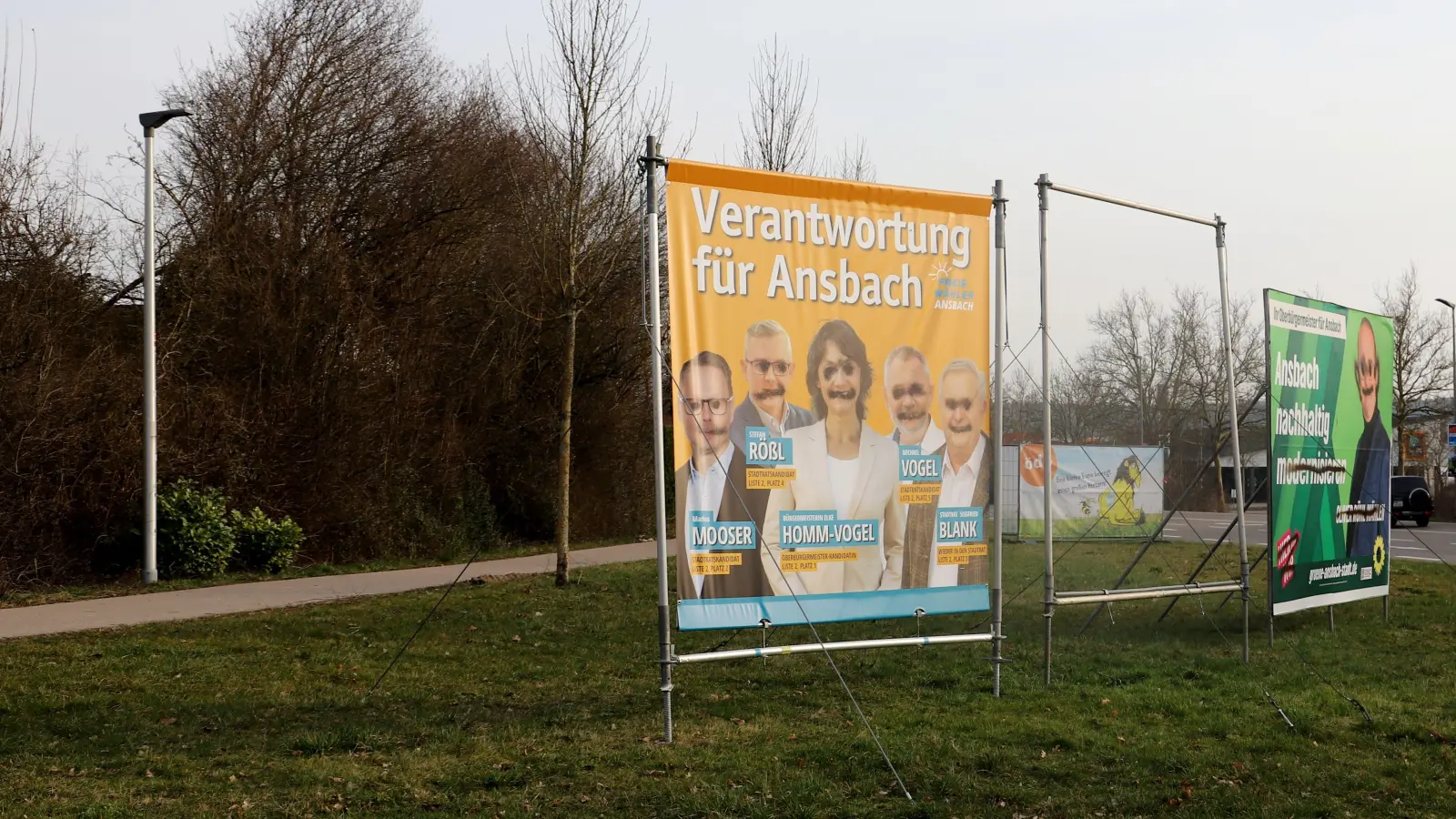 Viele ihrer Plakate fanden politische Gruppierungen in Ansbach verunstaltet und zerstört vor. (Foto: Oliver Herbst)