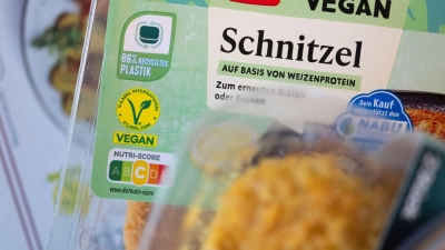 Gibt es künftig kein Schnitzel aus Soja oder Weizen mehr? (Symbolbild)  (Foto: Marijan Murat/dpa)