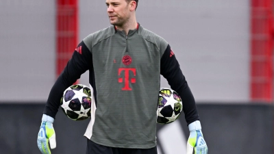 Manuel Neuer ist einer von vier Bayern-Profis, die von einer möglichen Gelb-Sperre im Halbfinal-Hinspiel bedroht sind. (Foto: Sven Hoppe/dpa)