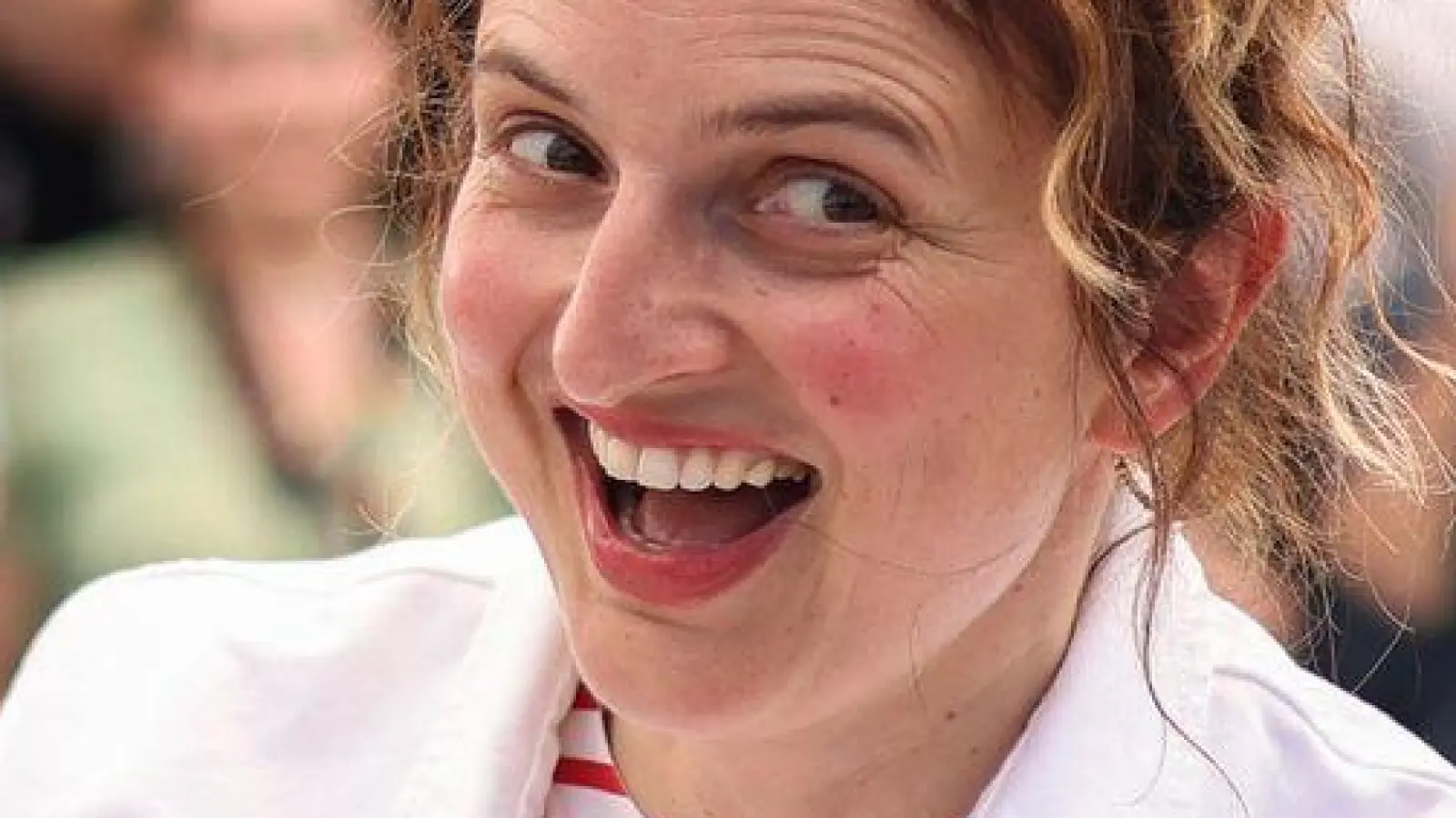 Alice Rohrwacher im Jahr 2023 in Cannes. (Archivbild) (Foto: Vianney Le Caer/Invision/AP/dpa)