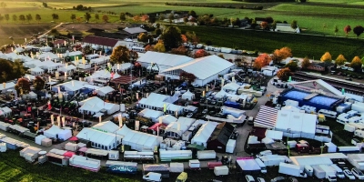 Die Muswiese ist der älteste und größte Jahrmarkt im Hohenloher Raum. Sie findet vom 11. bis 16. Oktober wie gewohnt in Musdorf bei Rot am See statt. (Foto: Drohnenflug Balbach)