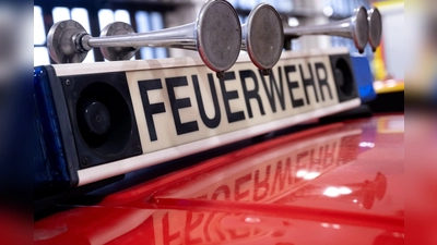 Die Feuerwehr löschte den Brand. (Symbolbild) (Foto: Sven Hoppe/dpa)