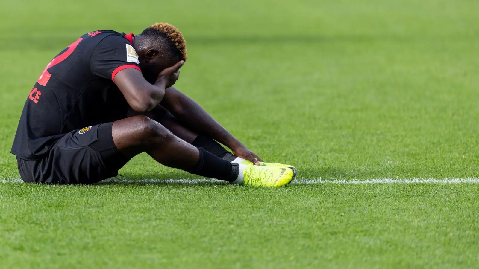 Victor Boniface wird Bayer in den nächsten Spielen fehlen. (Foto: Rolf Vennenbernd/dpa)