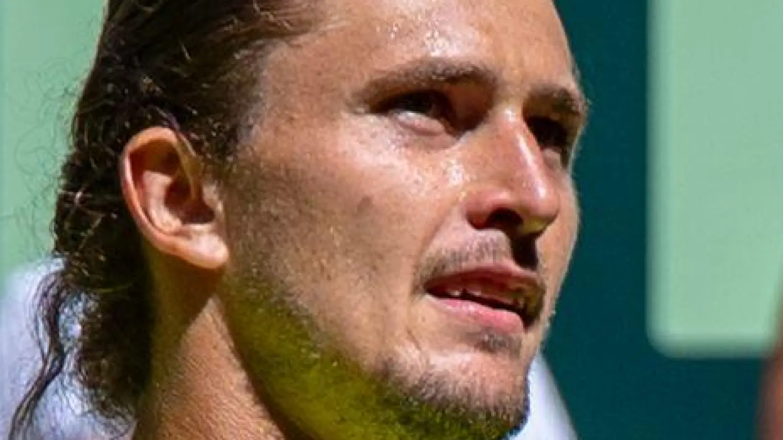 Alexander Zverev freut sich über den Einzug ins Halbfinale. (Foto: David Inderlied/dpa)