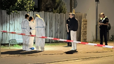 Die beiden Gruppen trafen laut der Polizei zufällig am Bahnhof in Ramsberg aufeinander. (Foto: Goppelt/Vifogra /dpa)