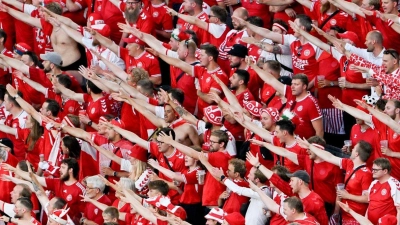 München Fußball Arena, dänische Fans. (Foto: Peter Kneffel/dpa)