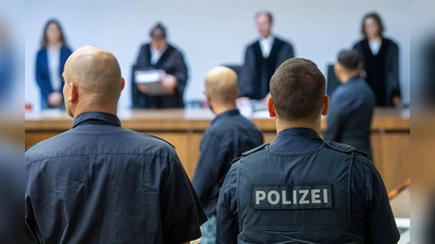 Ein Angeklagter legte Revision ein - nun muss neu verhandelt werden. (Archivbild) (Foto: Peter Kneffel/dpa)