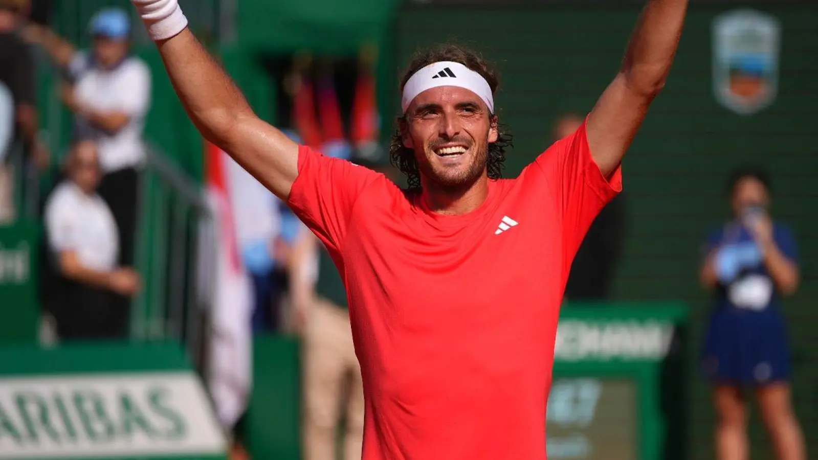 Konnte das Masters in Monte-Carlo gewinnen: Stefanos Tsitsipas. (Foto: Daniel Cole/AP/dpa)