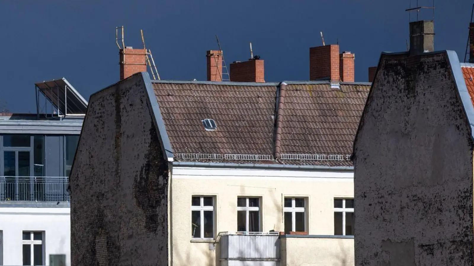 Der Druck auf dem Wohnungsmarkt deutscher Metropolen hat deutlich zugenommen. (Foto: Monika Skolimowska/dpa)